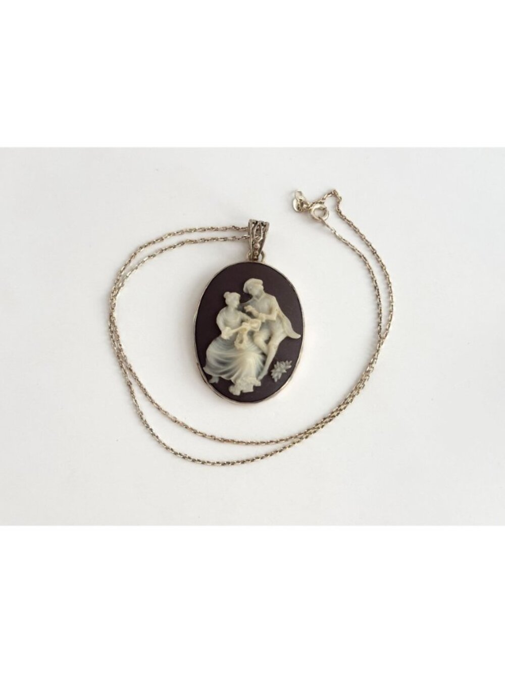 Courting Scene Brown & White Cameo Two Lovers 925 Vintage Pendant Necklace - 17" - Picture 2 of 16